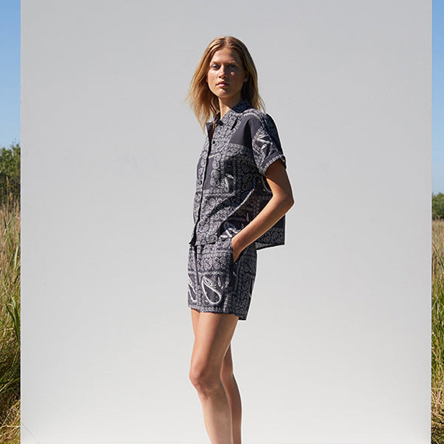 - Maid Shorts - Paisley Art Black