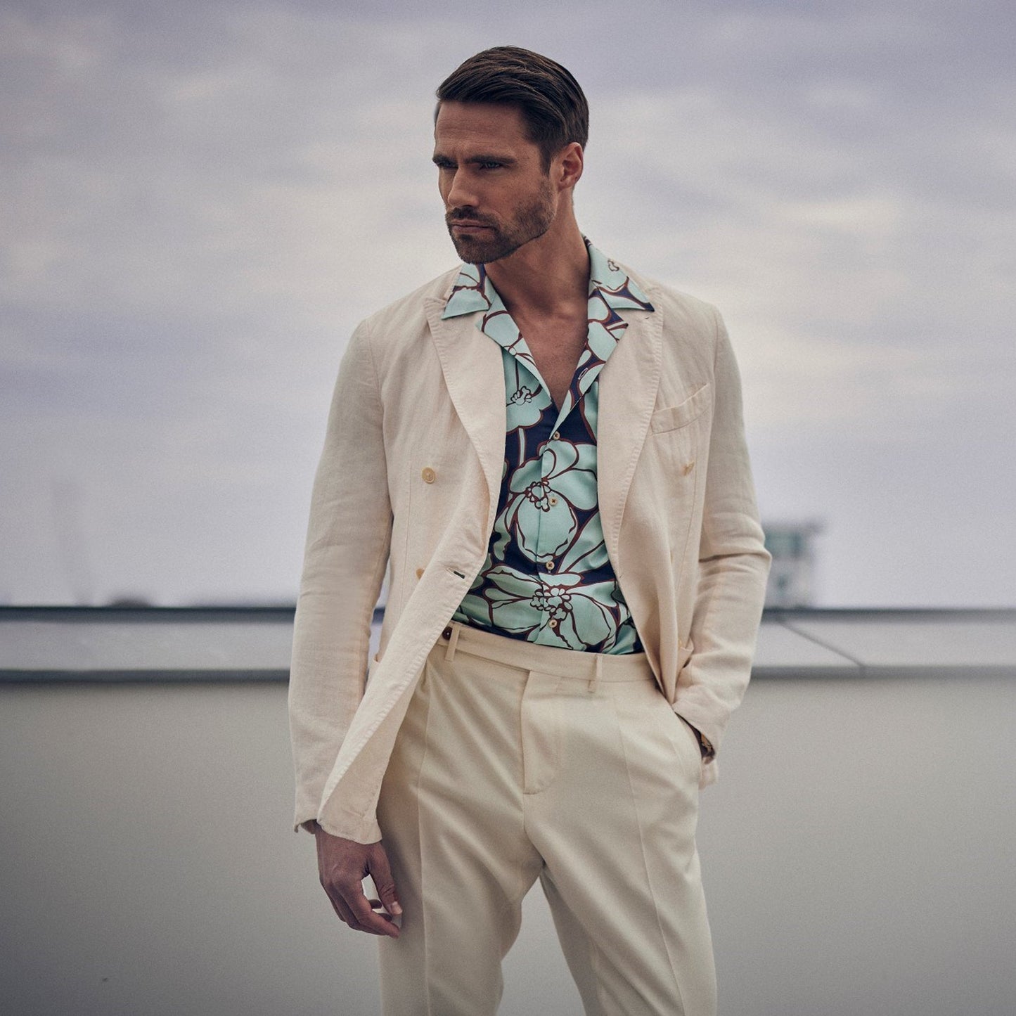 - Slimline Floral Shirt - Navy