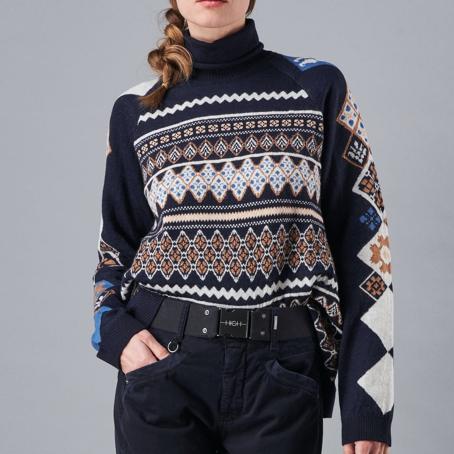 - Amuse Knitted Sweater - Navy