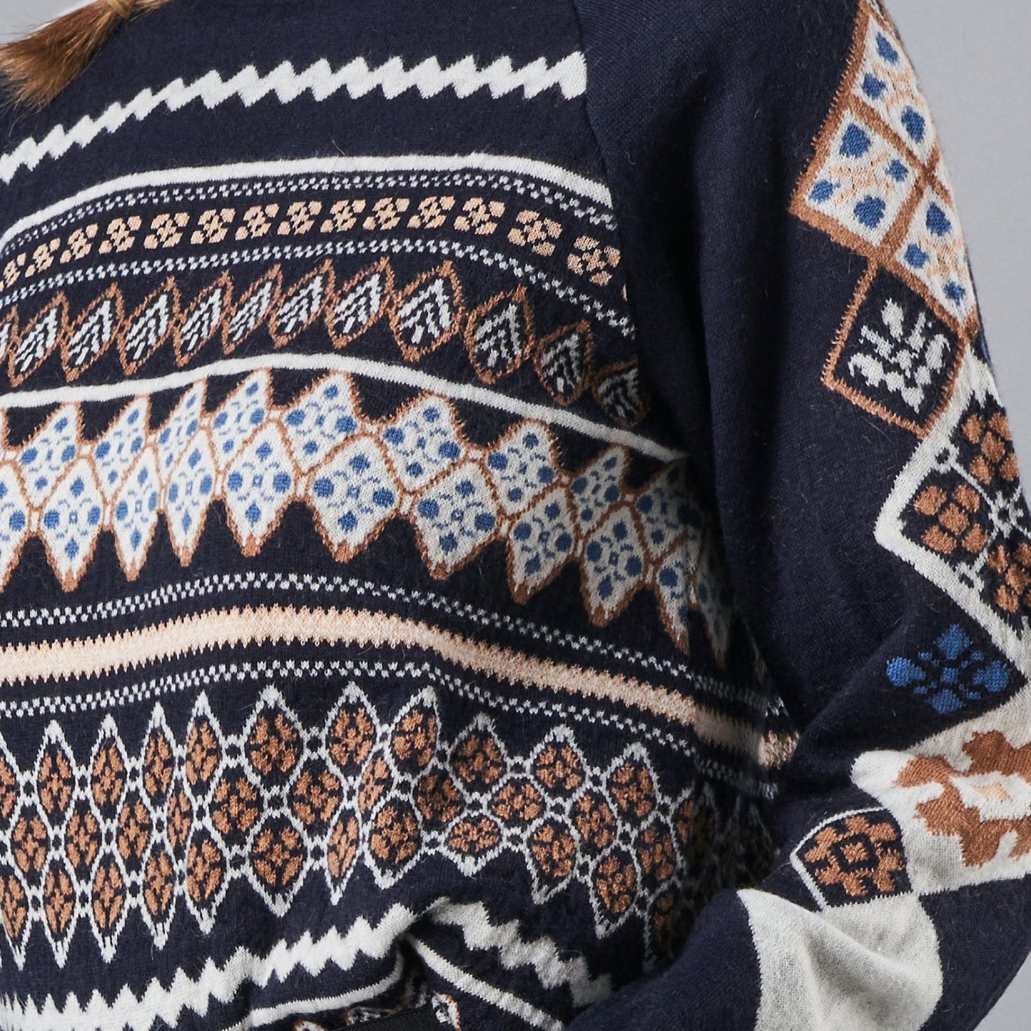 - Amuse Knitted Sweater - Navy