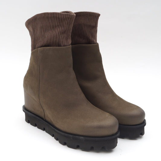 - Nubuck Boots - Military