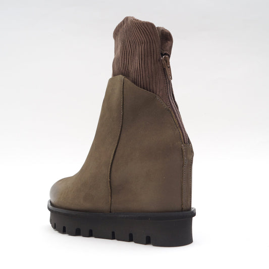 - Nubuck Boots - Military