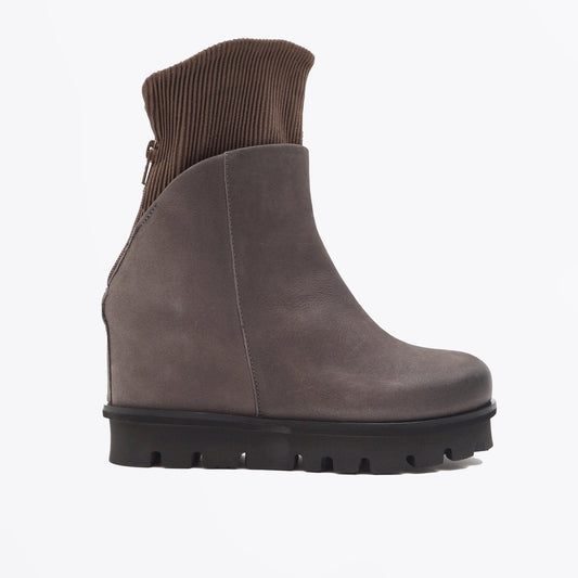 Jun Nubuck Boots - Grey