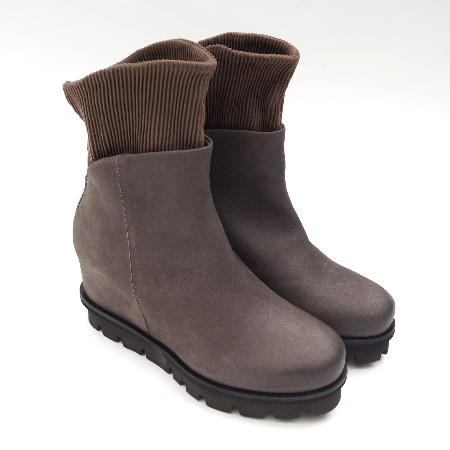 Jun Nubuck Boots - Grey