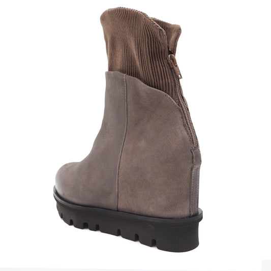 Jun Nubuck Boots - Grey