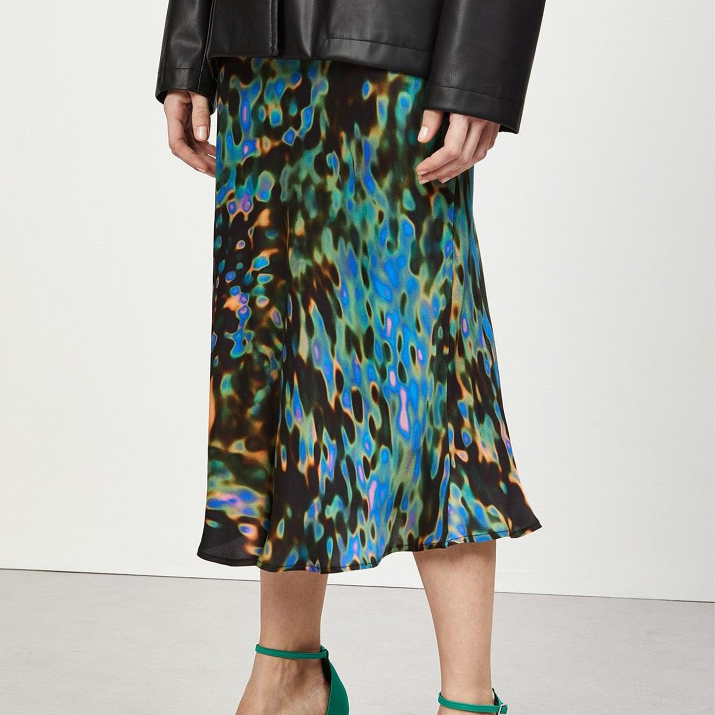 - Printed Viscose Black - Multi