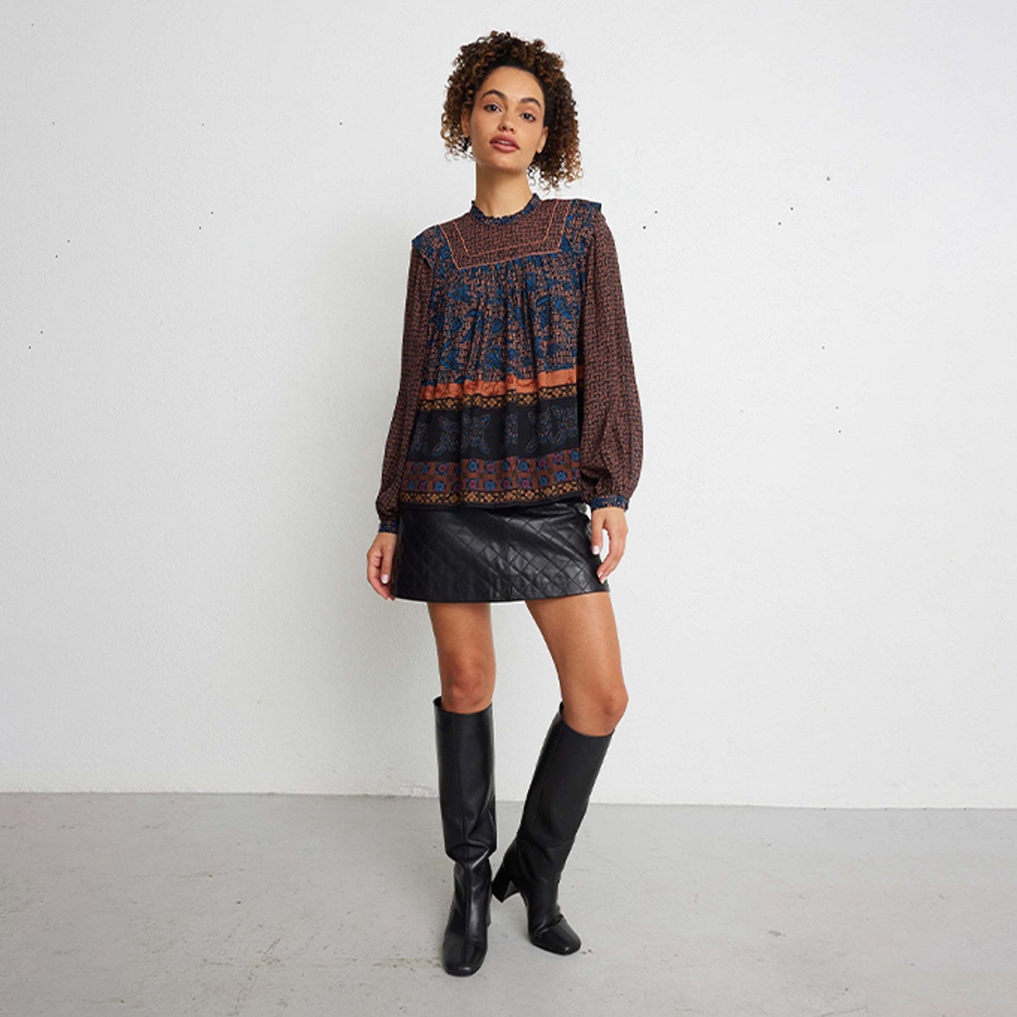 - Regine Blouse - Black