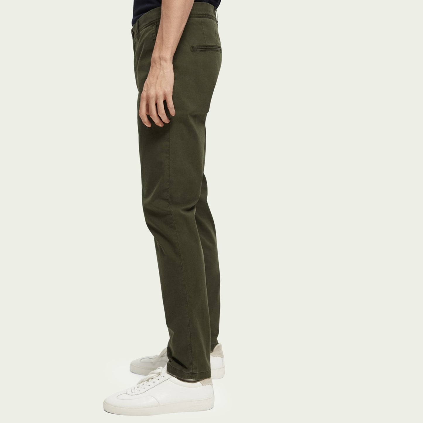 - Stuart Regular Slim Fit Chino - Military