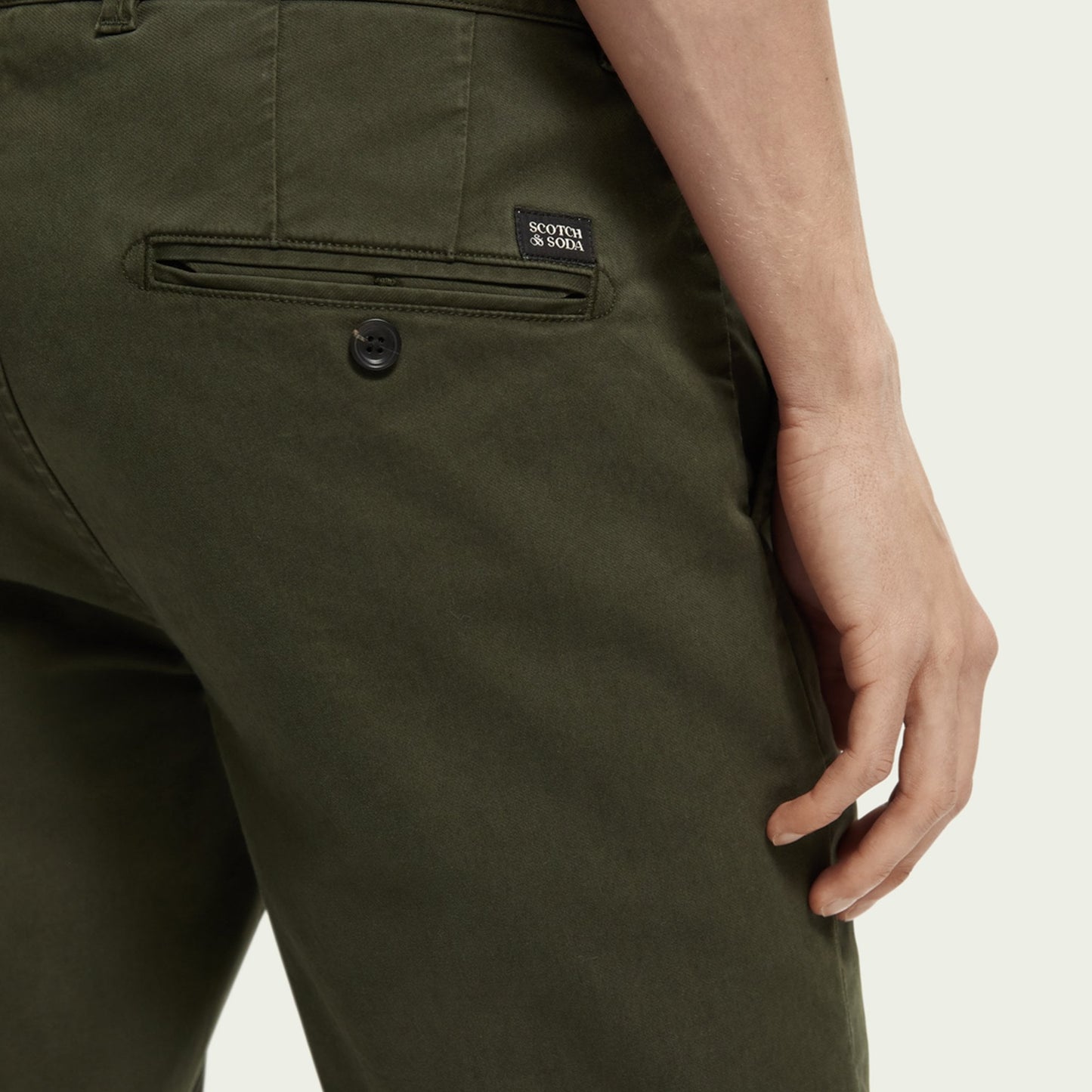 - Stuart Regular Slim Fit Chino - Military