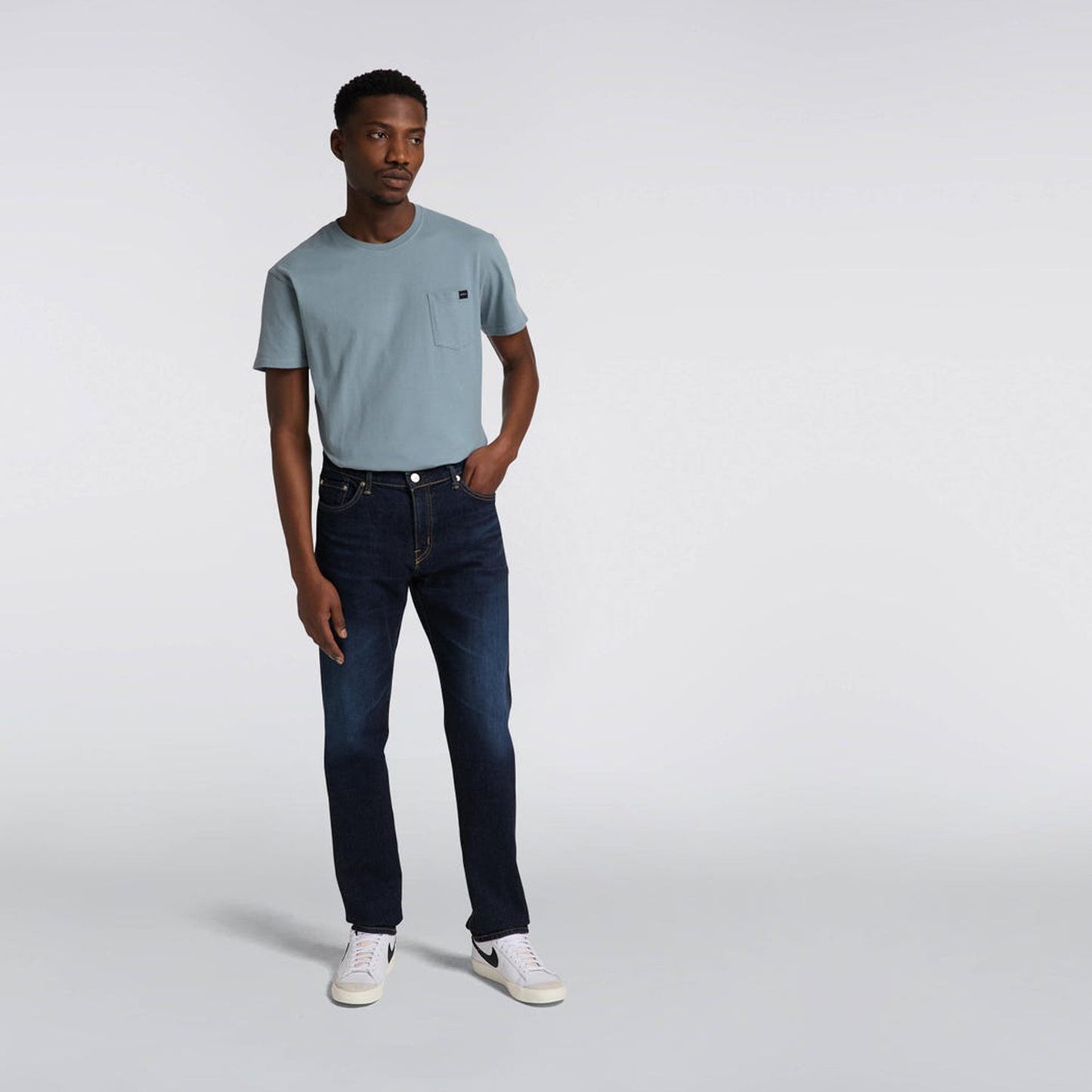 - Regular Tapered Jeans - Blue