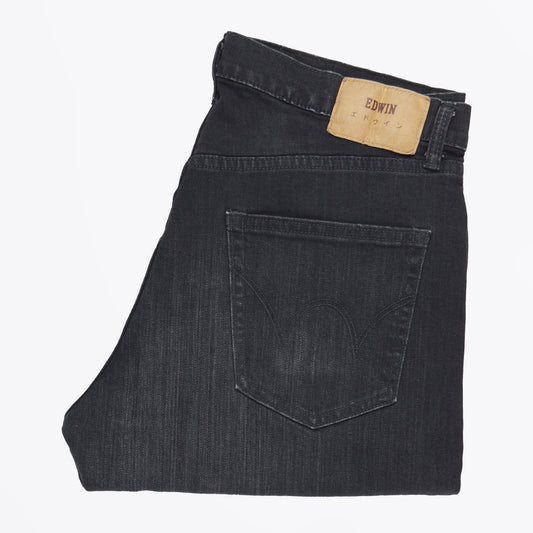 - Regular Tapered Jeans - Black
