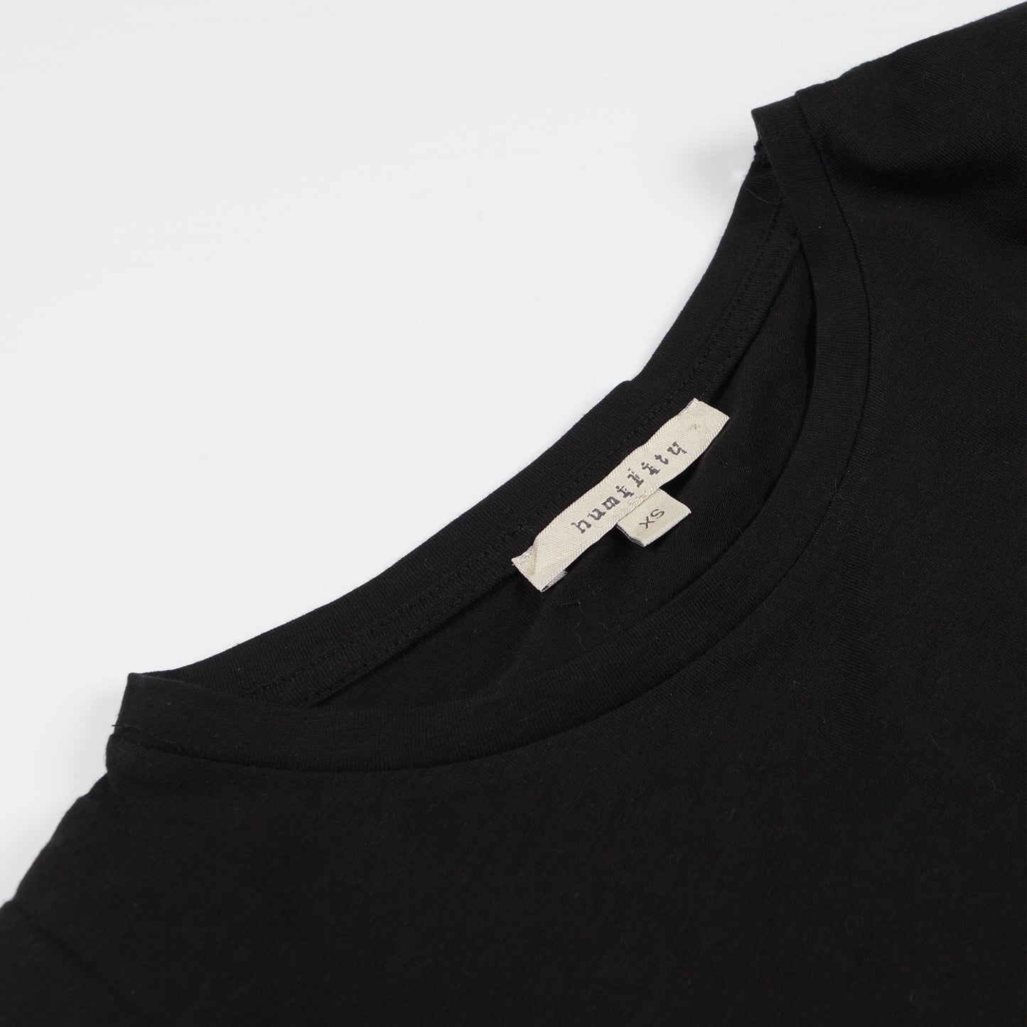 - Suna Scoop Neck T-Shirt - Black