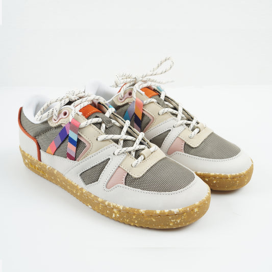 - Damia Sneakers - White