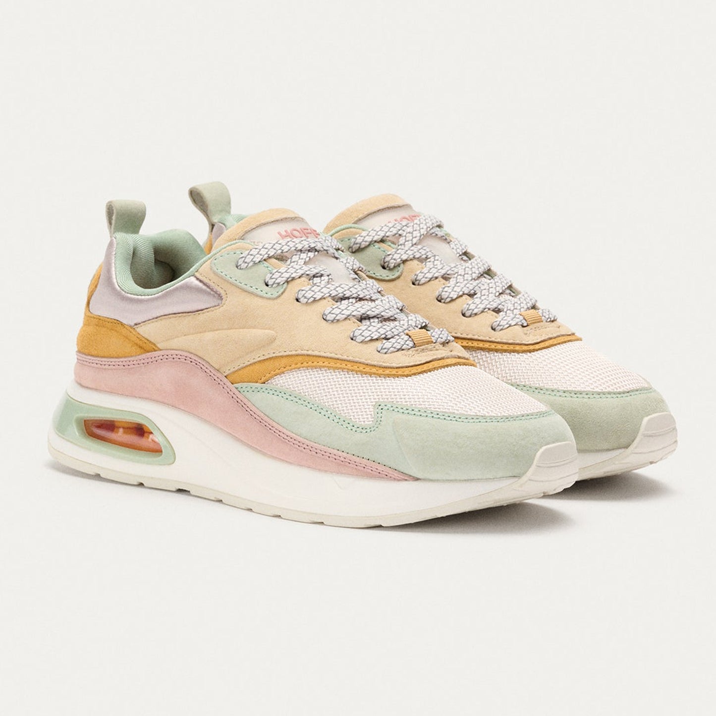 - Skyline Trainers - Griffith