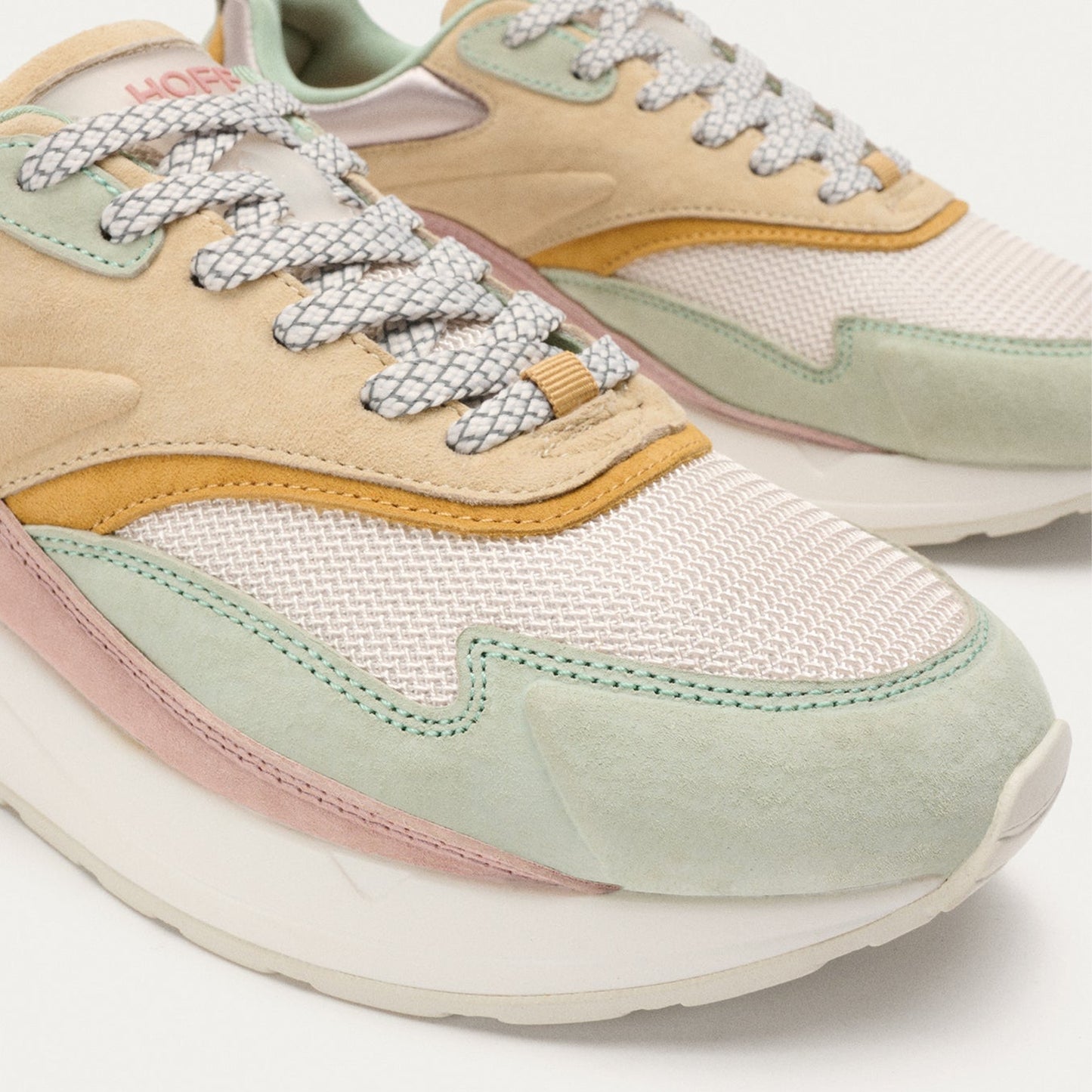 - Skyline Trainers - Griffith