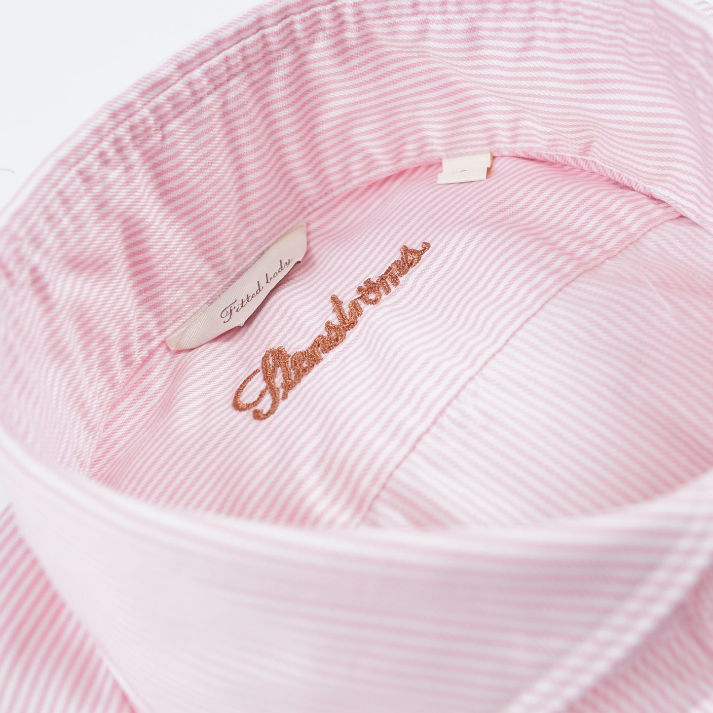 - Fitted Body Soft Poplin Stripe Shirt - Pink