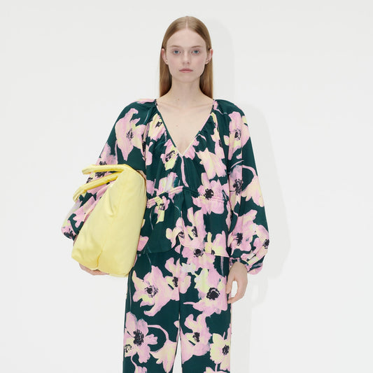 - Eveline Structure Stretch Top - Filigree Flower Garden