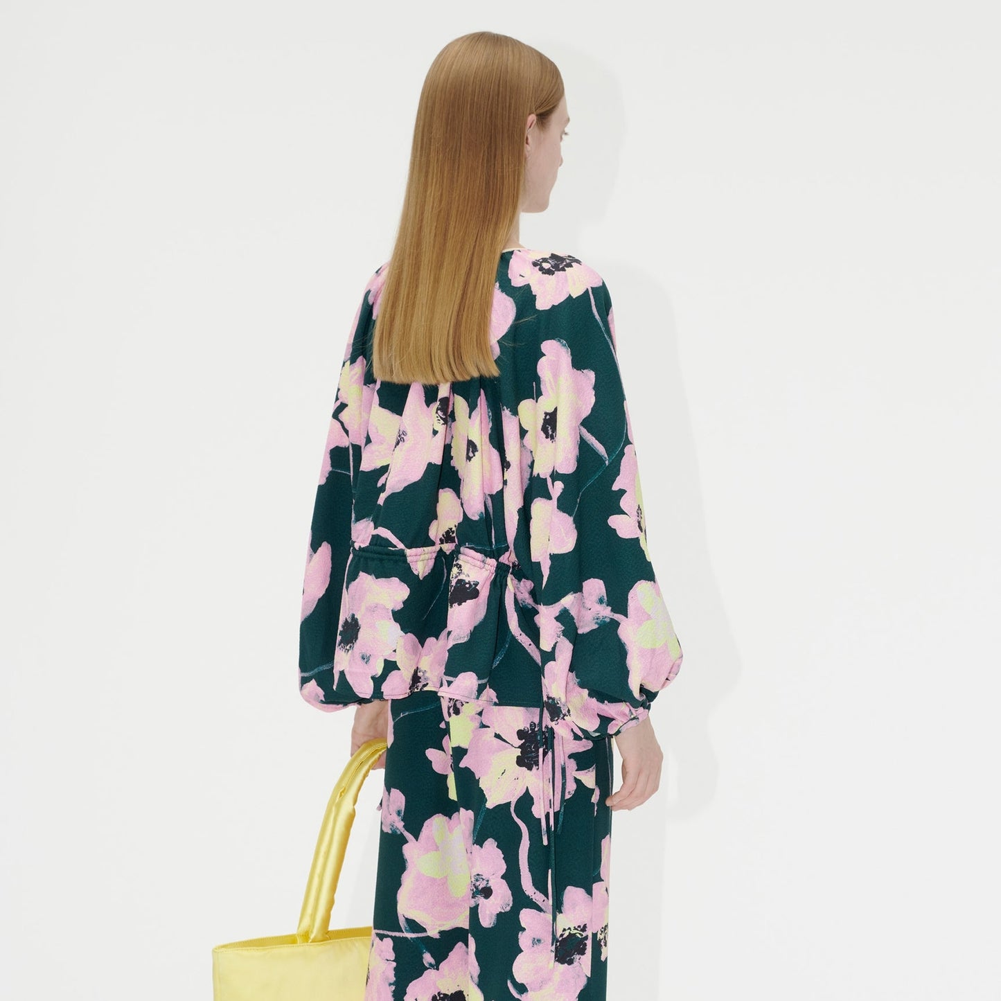 - Eveline Structure Stretch Top - Filigree Flower Garden