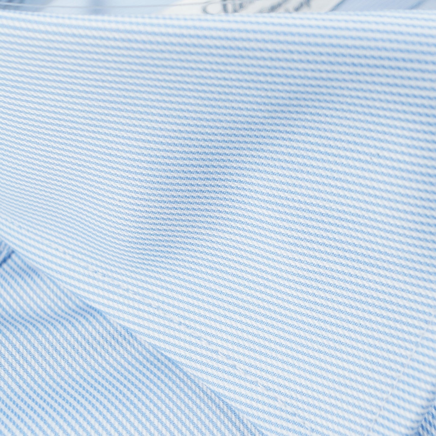 - Fitted Body Fine Stripe Shirt - Blue