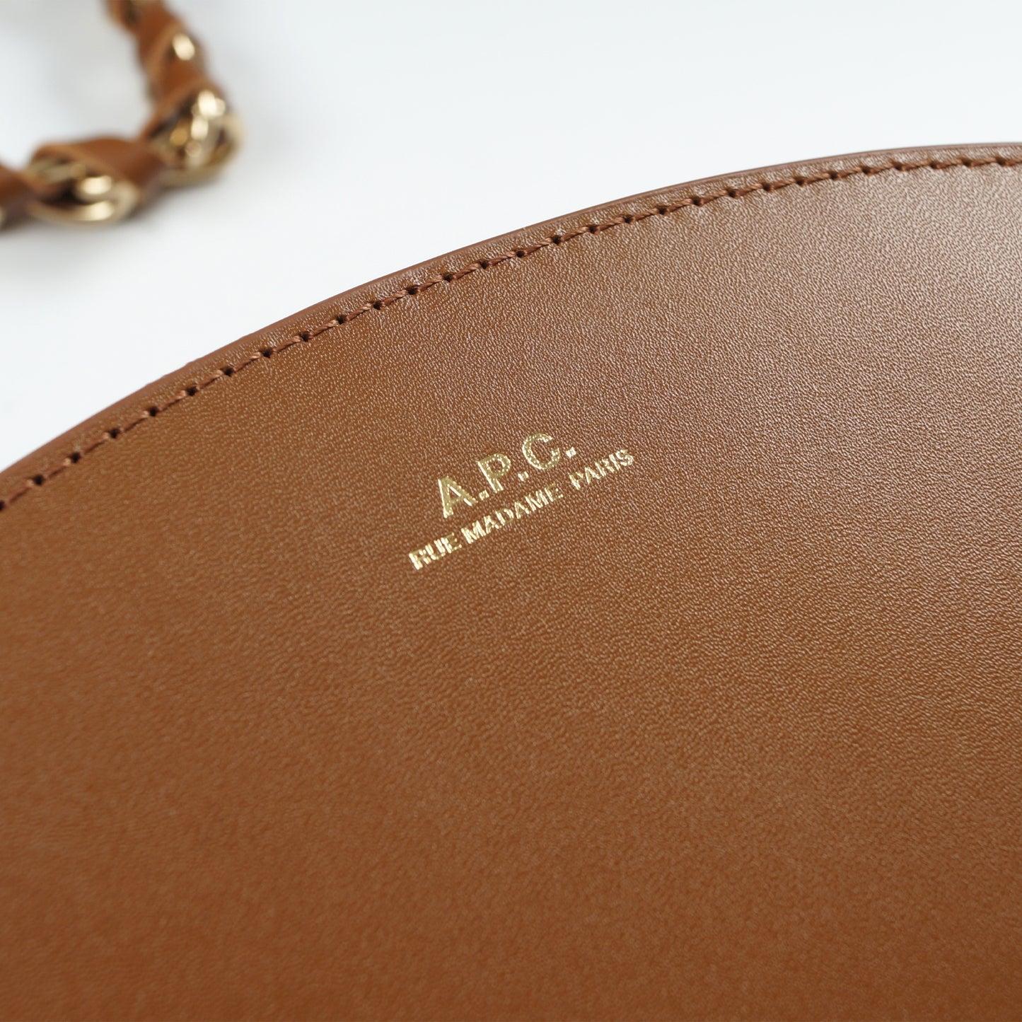 - Half Moon Queen's Day Chain Bag - Brown