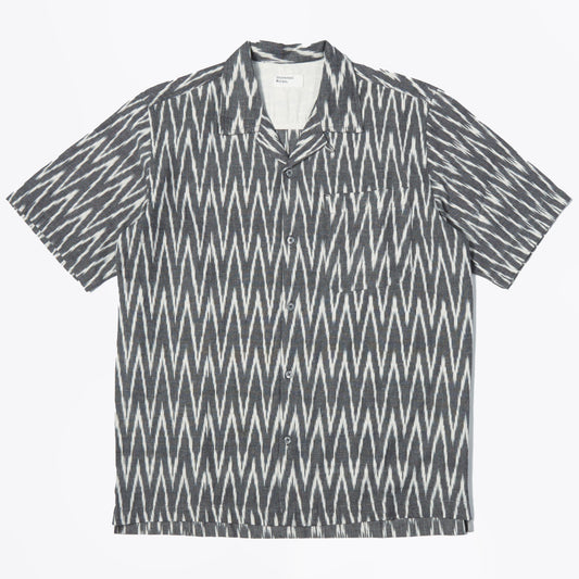 - Vee Irate Camp Shirt - Grey