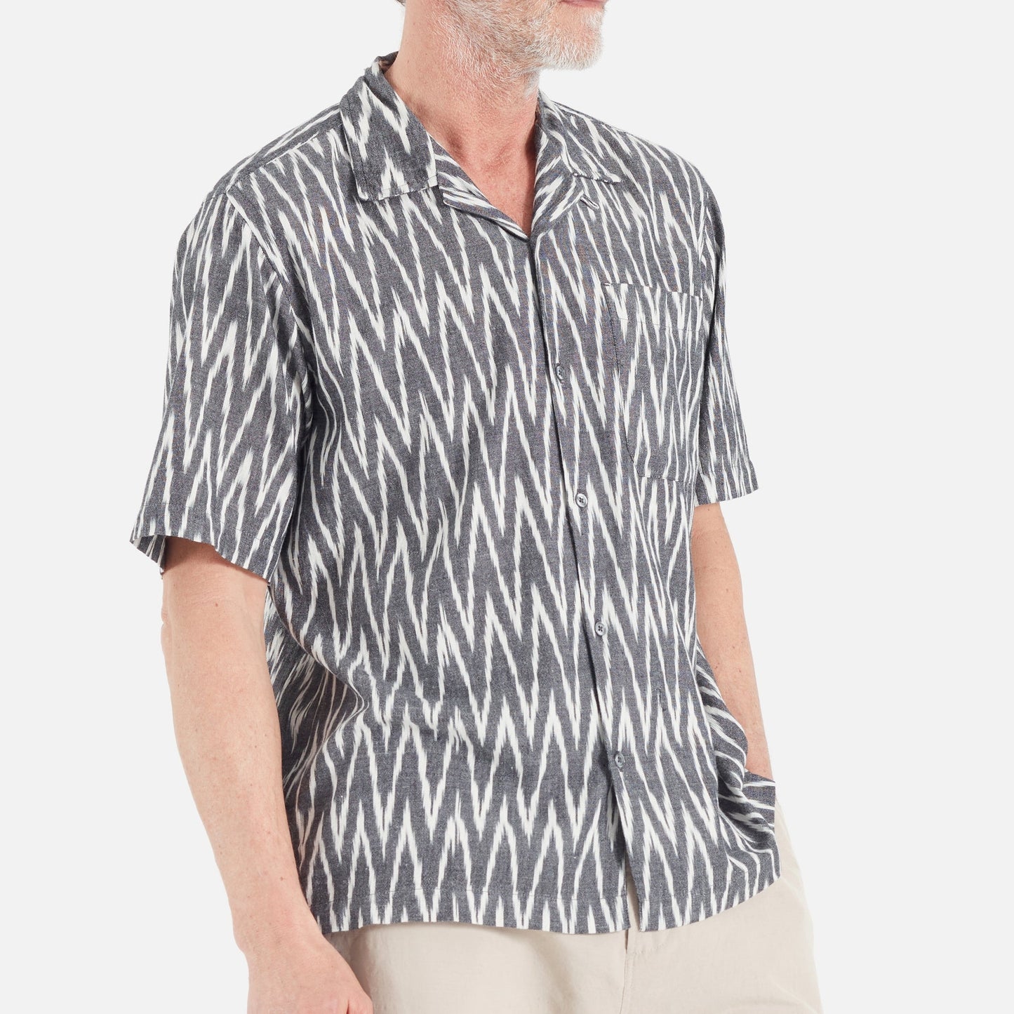 - Vee Irate Camp Shirt - Grey