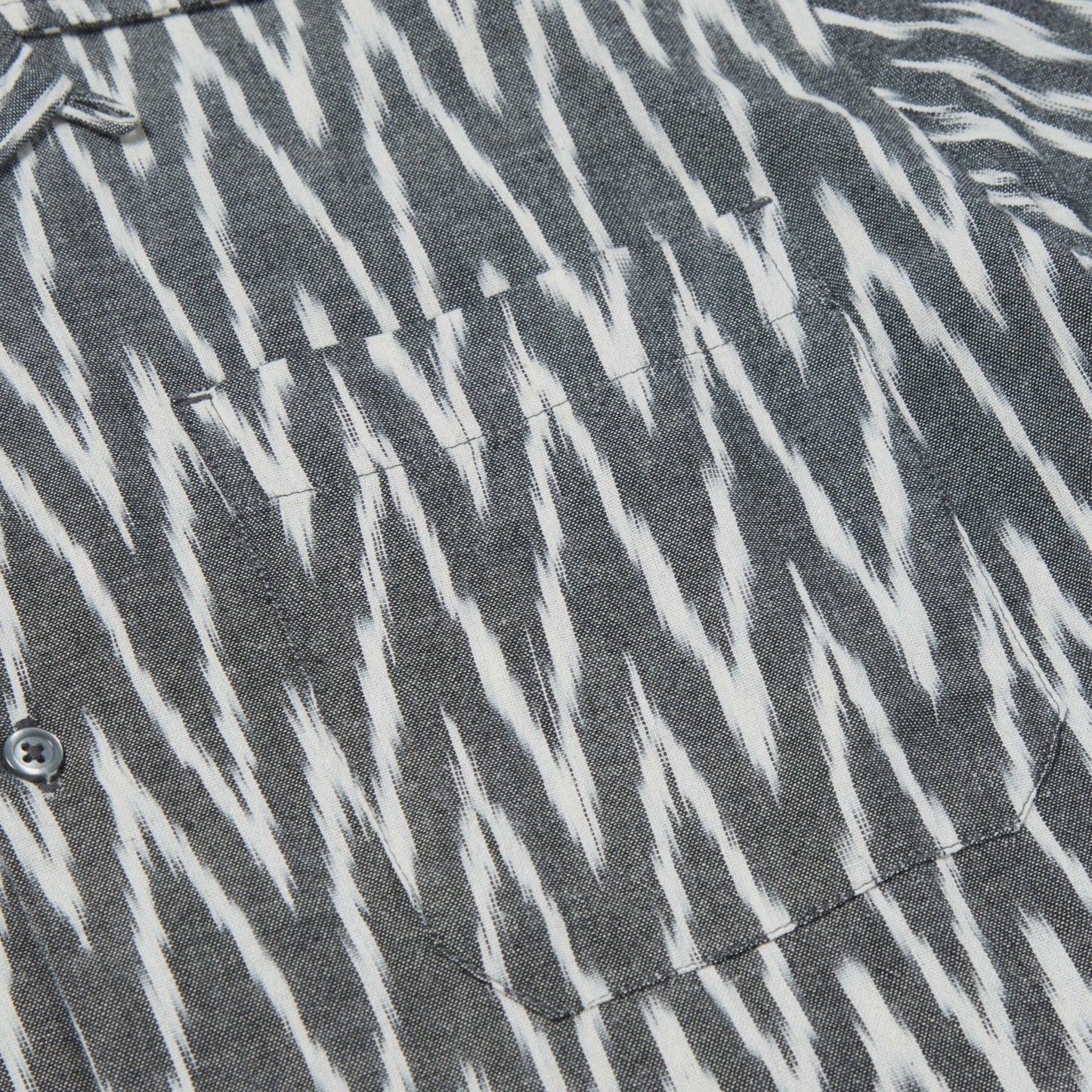 - Vee Irate Camp Shirt - Grey