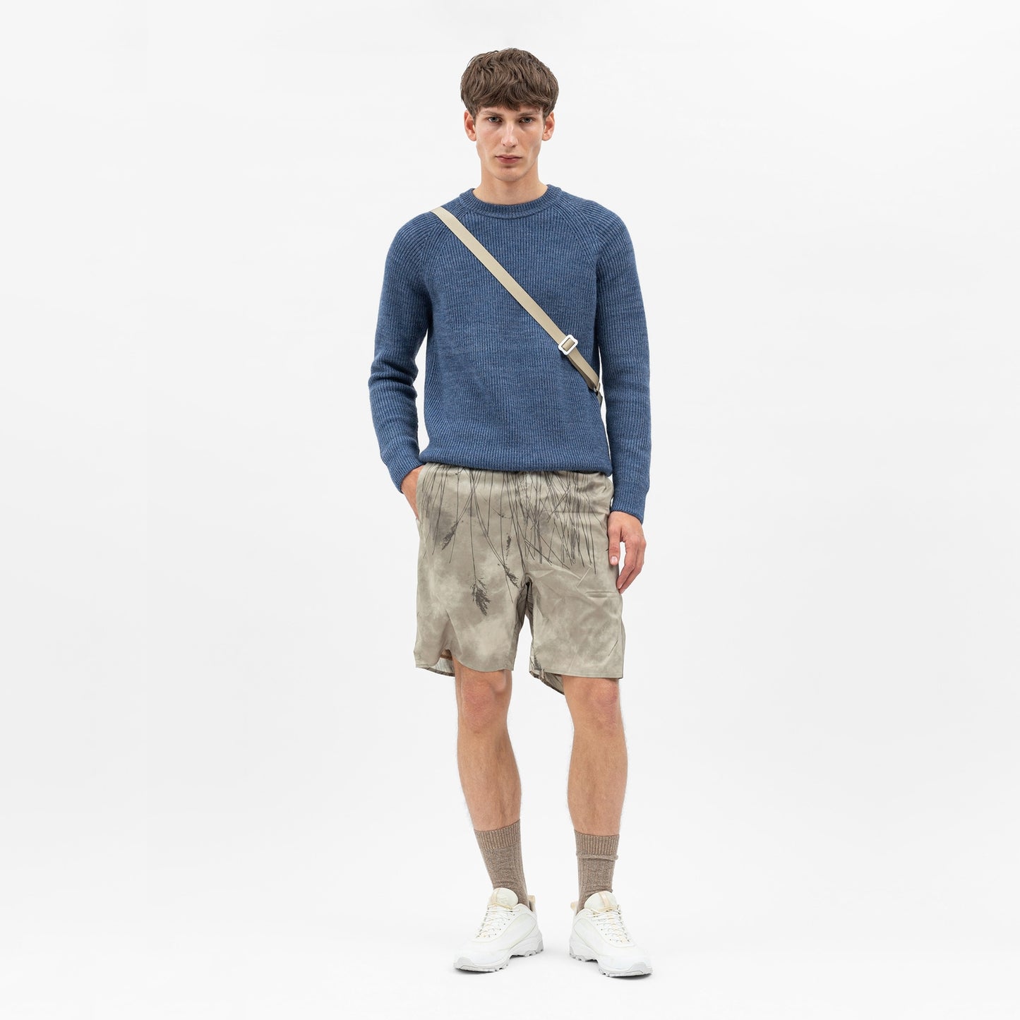 - Poul Light Print Shorts - Light Khaki