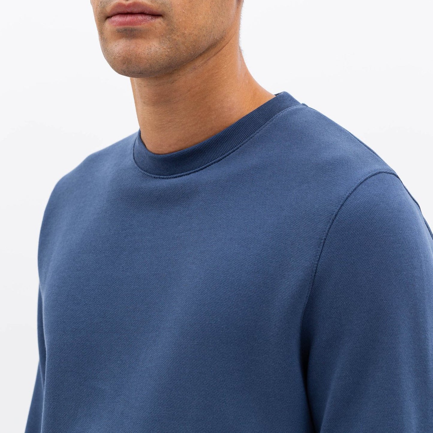 - Vagn Classic Crew Sweater - Calcite Blue