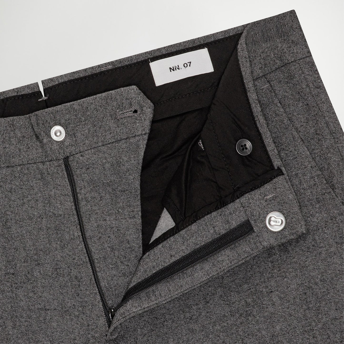 - Theo Classic Chino - Black