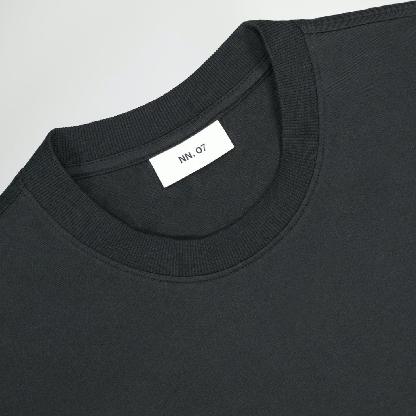 - Adam T-Shirt - Black