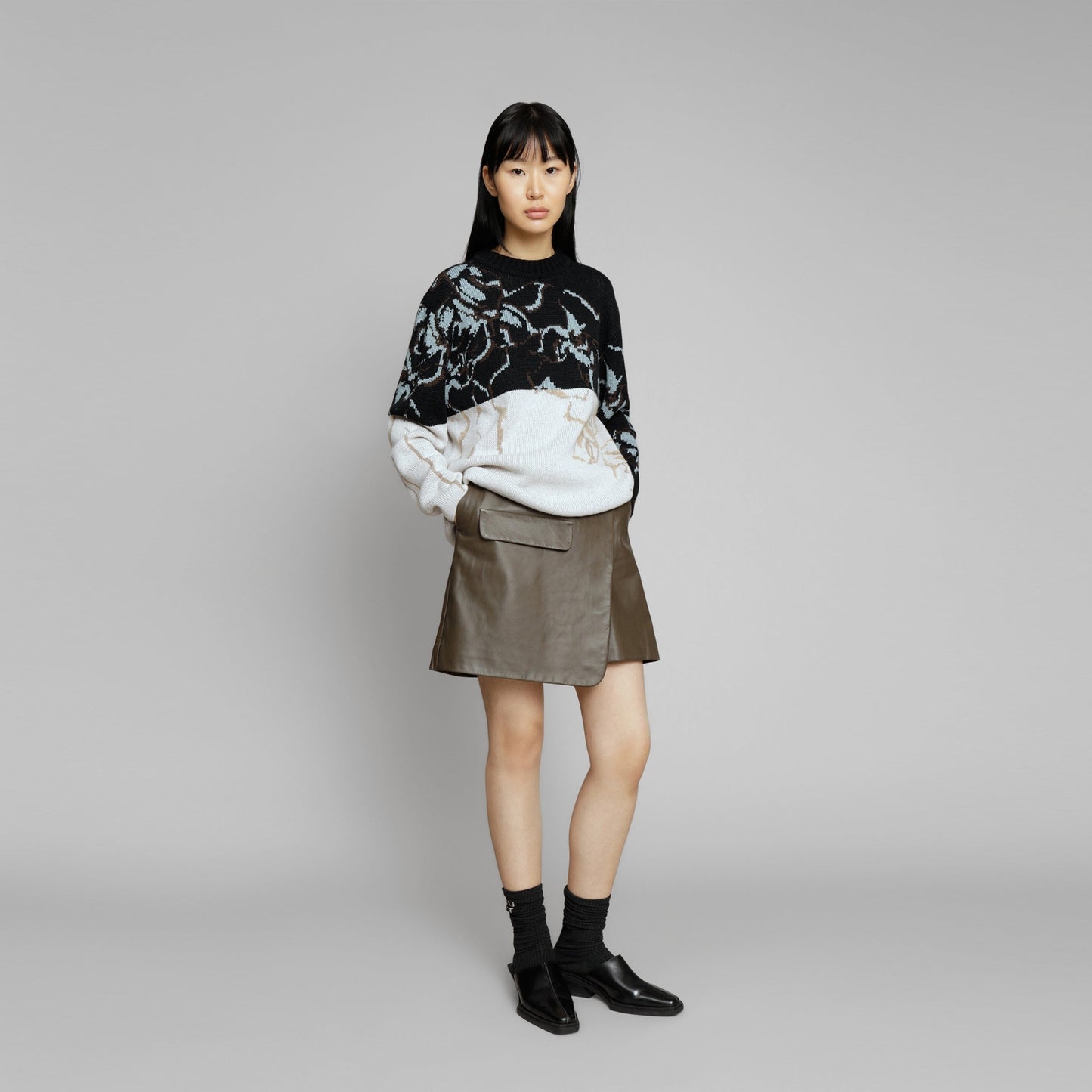 - Eren Sweater - Black