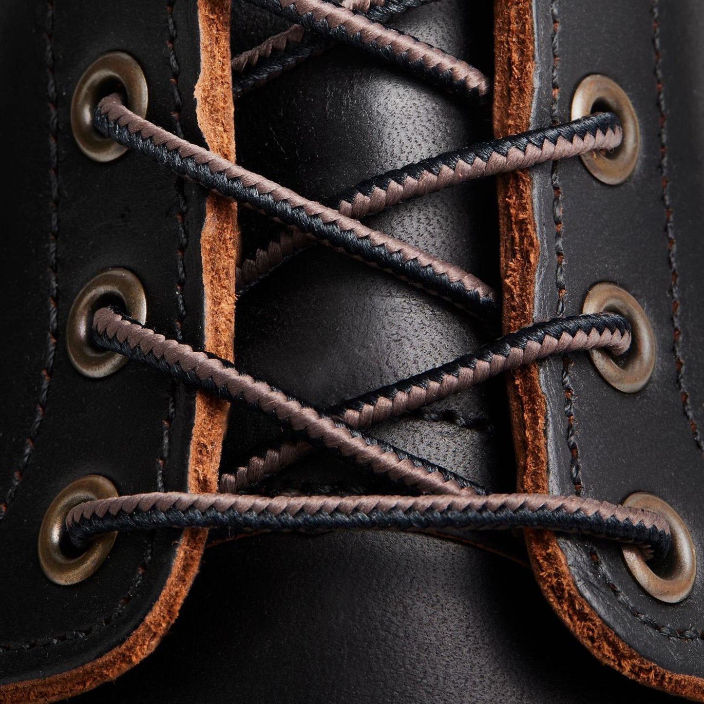 - Moc Toe 6" - Black