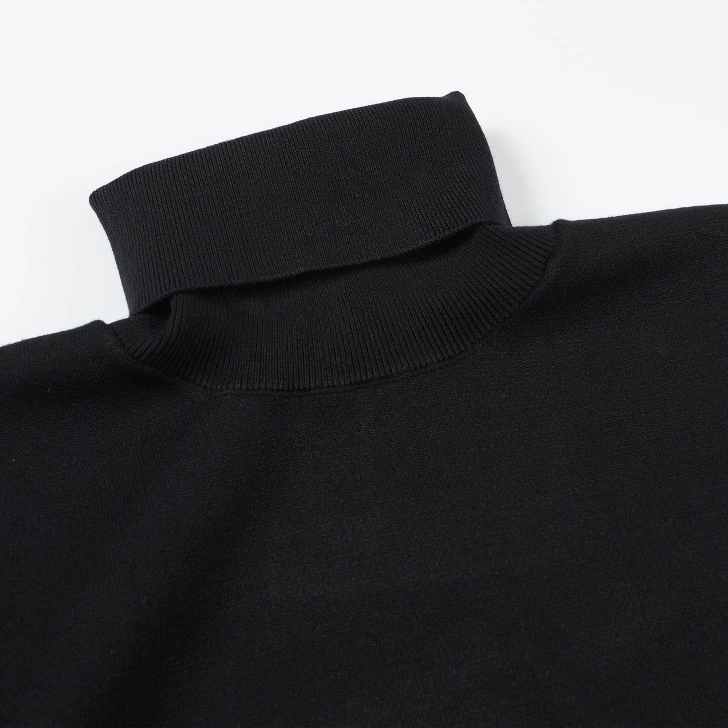 - Turtleneck Sweater - Black