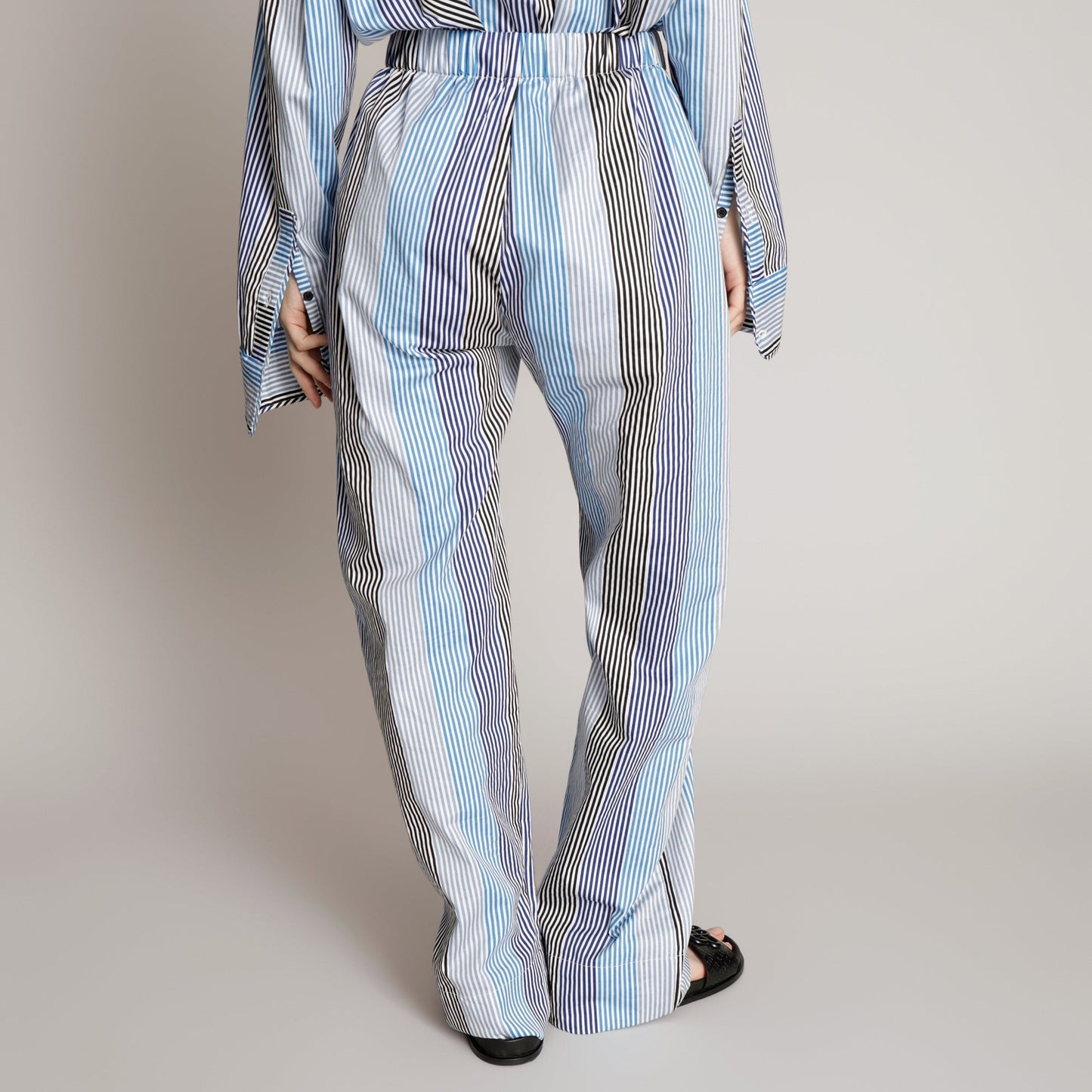 - Melvin Mutlti Stripe Pants - Blue