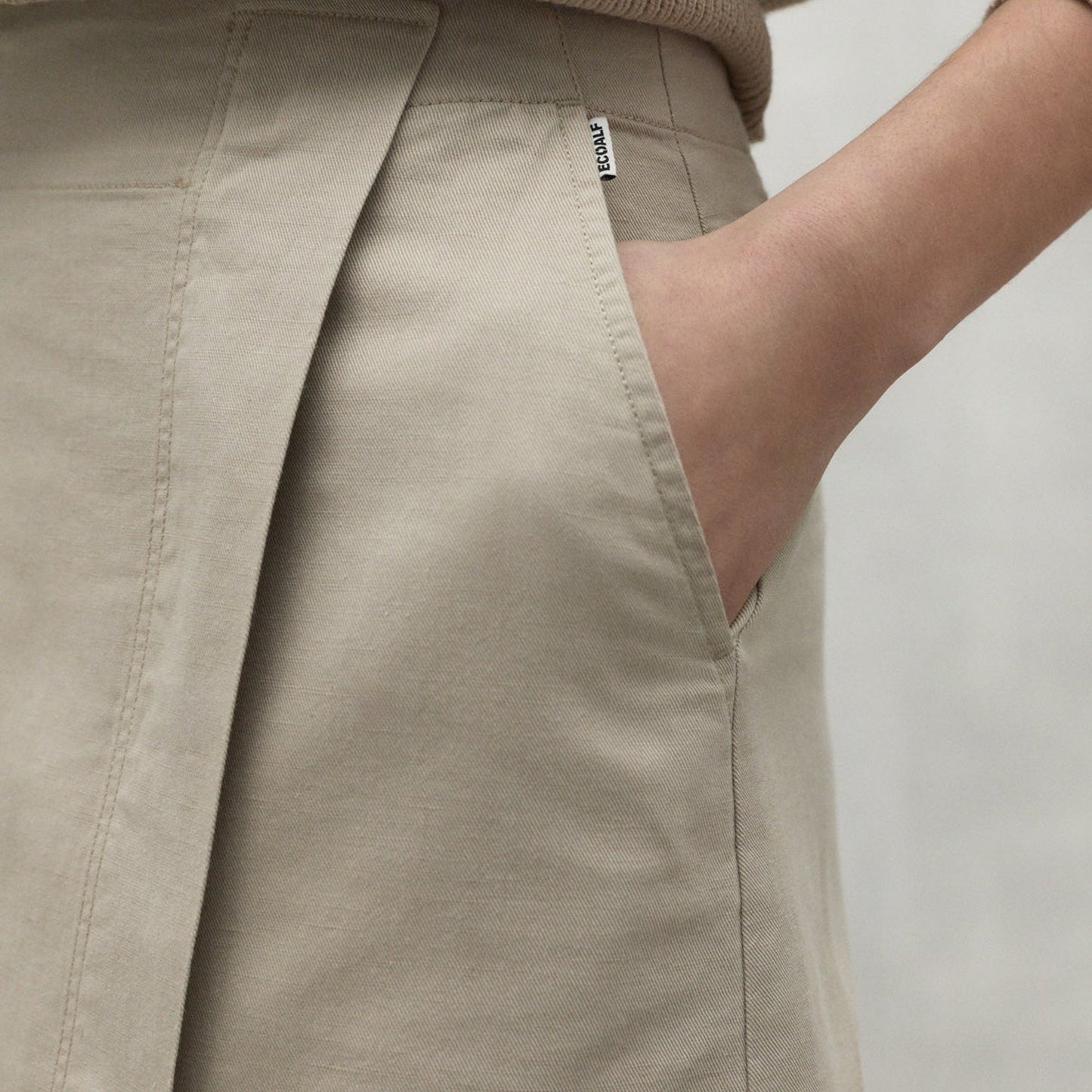 - Shiro Skirt - White Sand