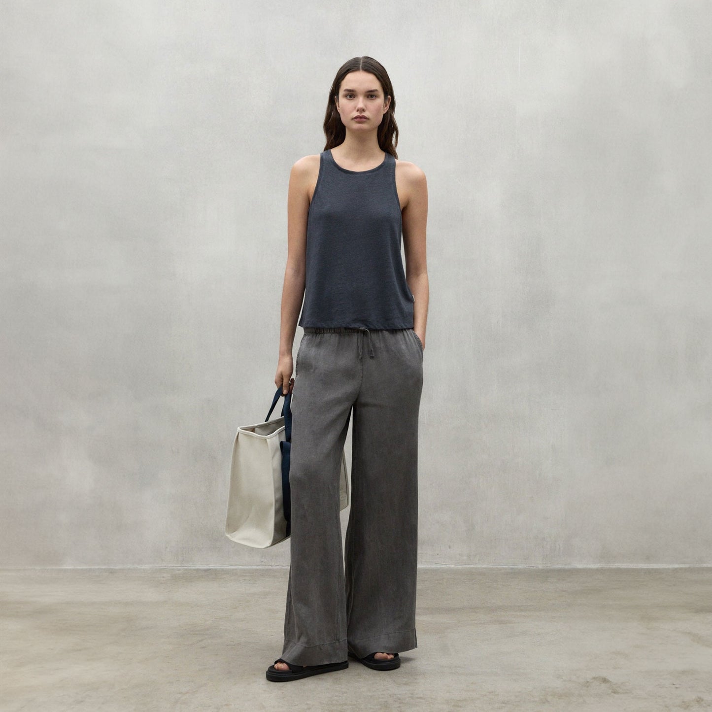 Halden Linen Vest - Caviar