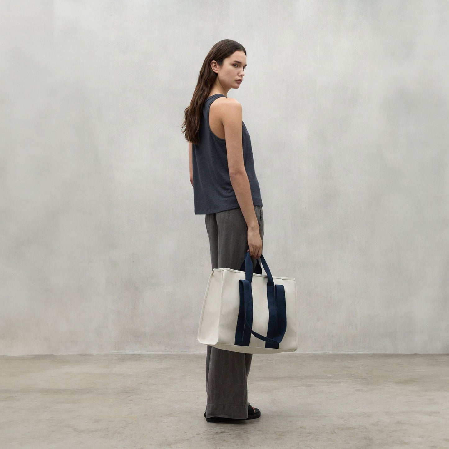 Halden Linen Vest - Caviar