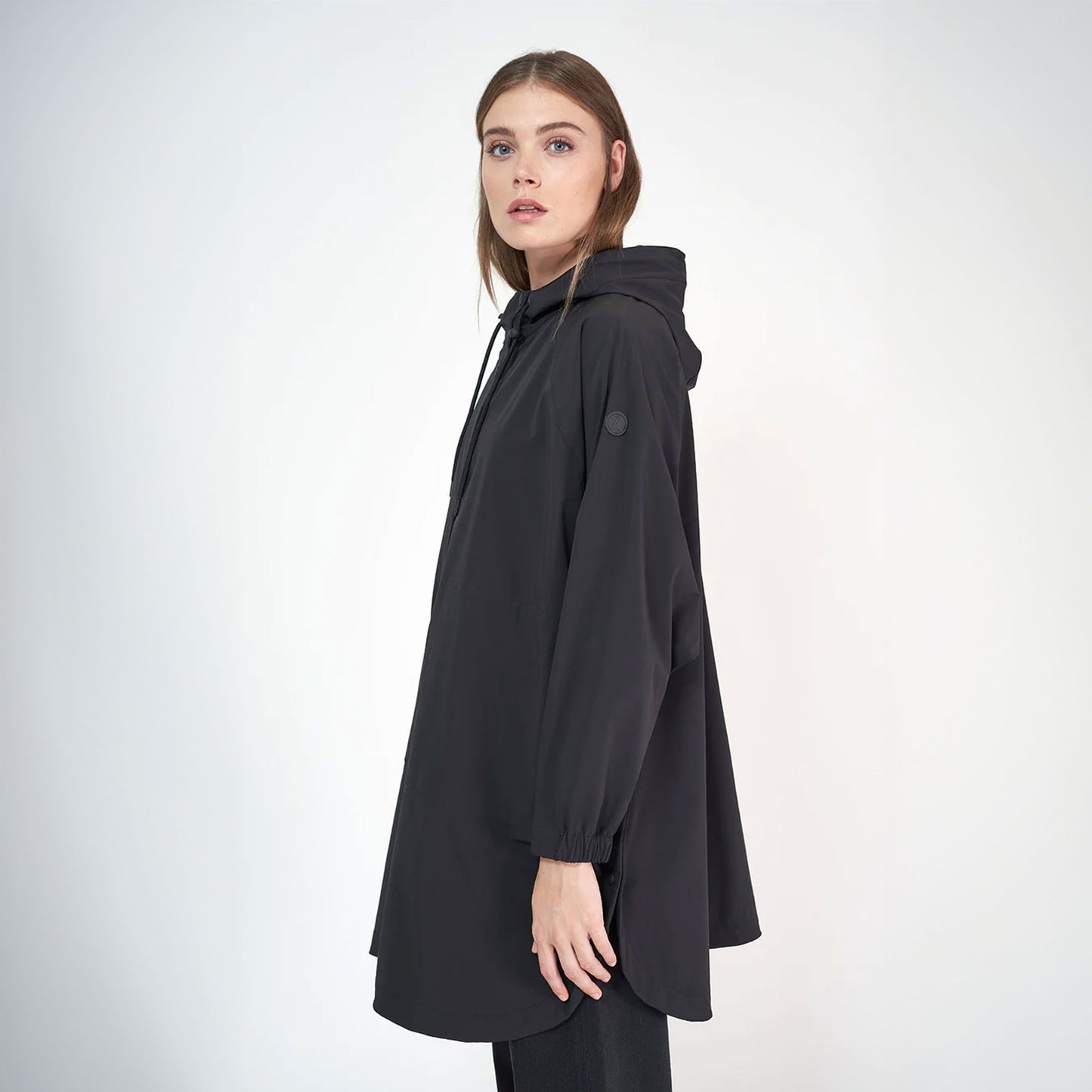 Lejak Softshell Cape - Black