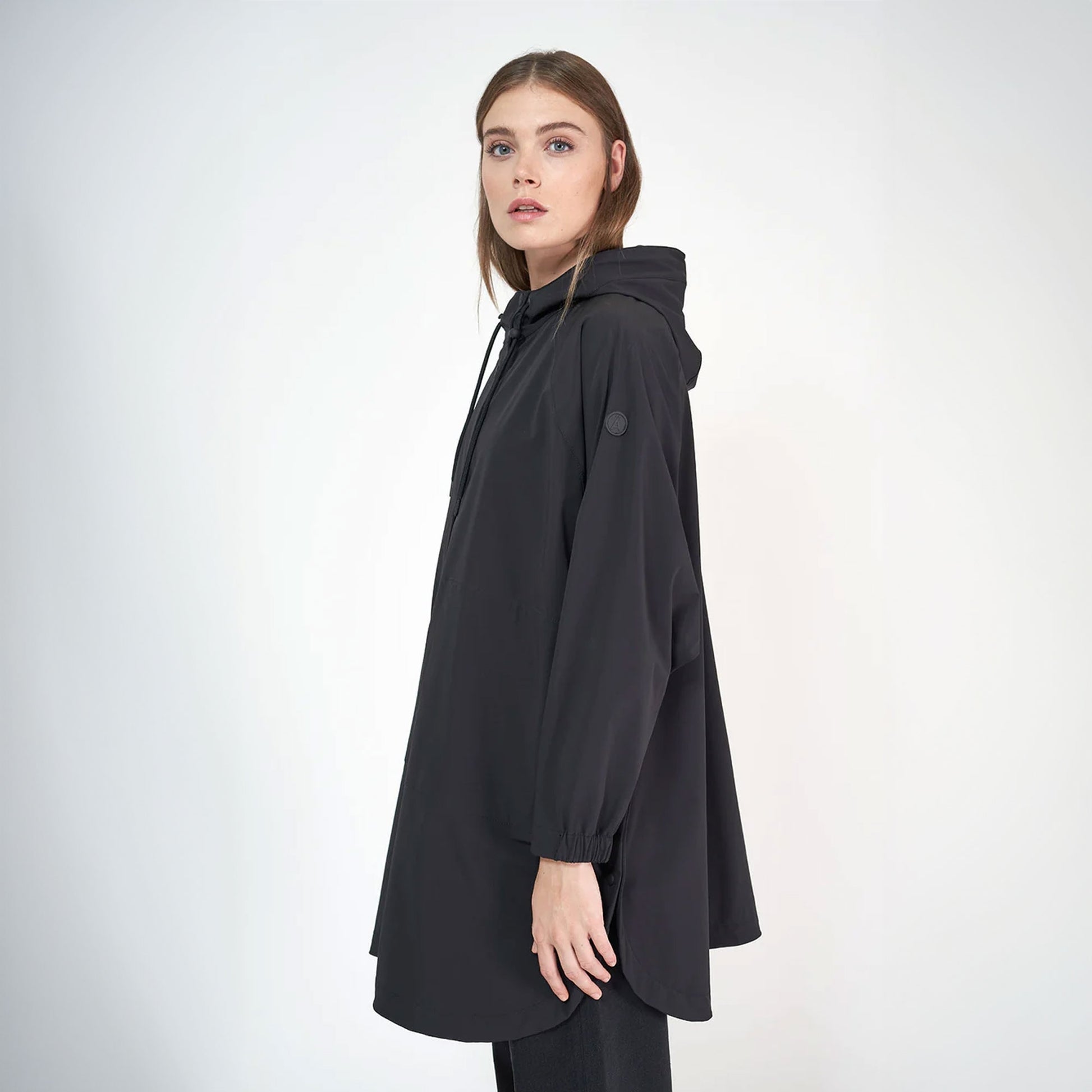 Tantä Lejak Softshell Cape - Black