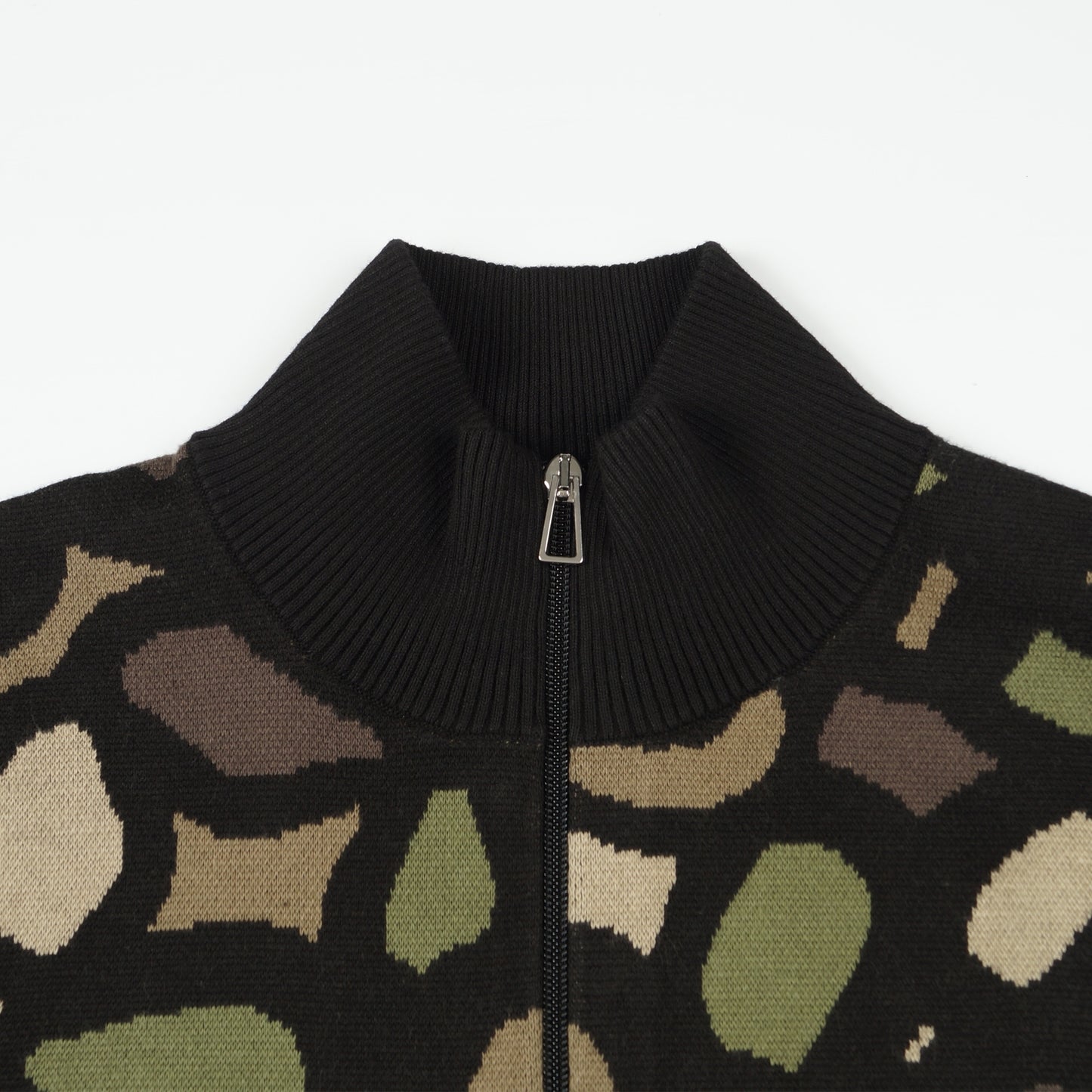 - Camo Happy Floral Sweater - Black