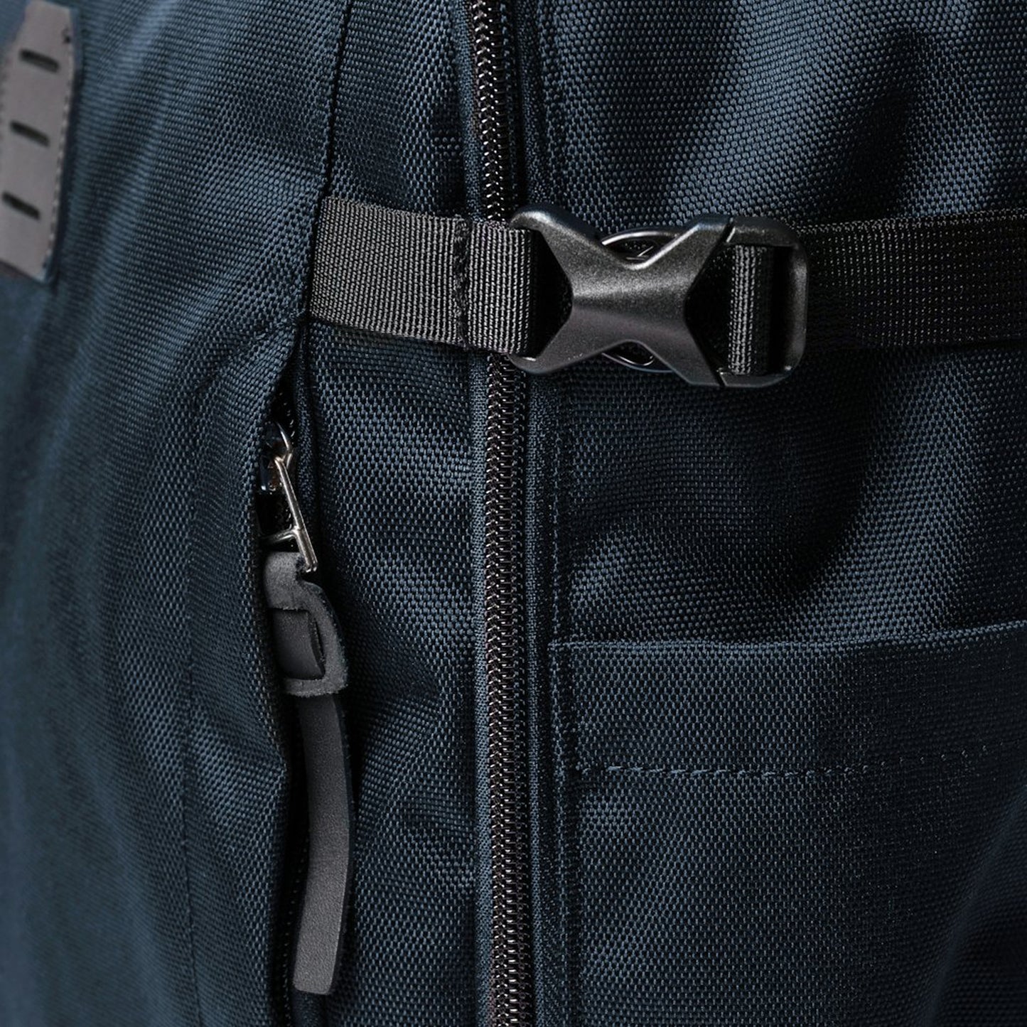 - Alde Backpack - Multi Navy