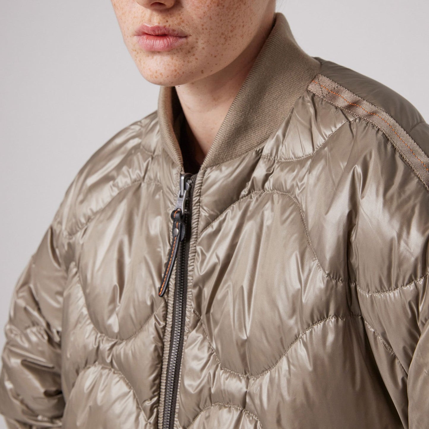 - Bomb Bomber Jacket - Atmosphere