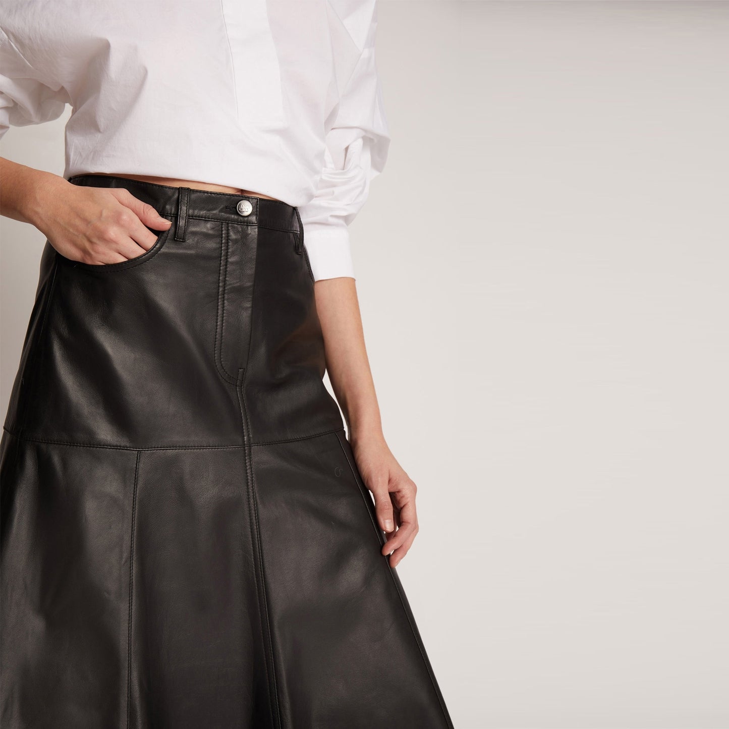 - Tuxya Leather Skirt - Black