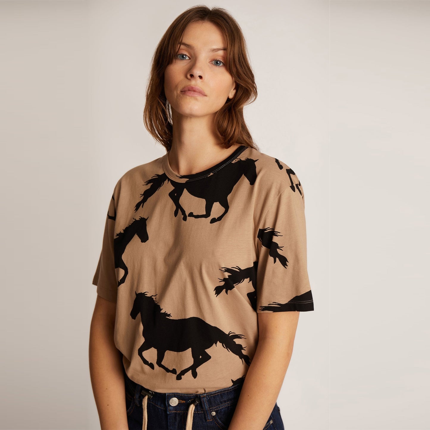 - Tufa Horse Print T-Shirt - Beige