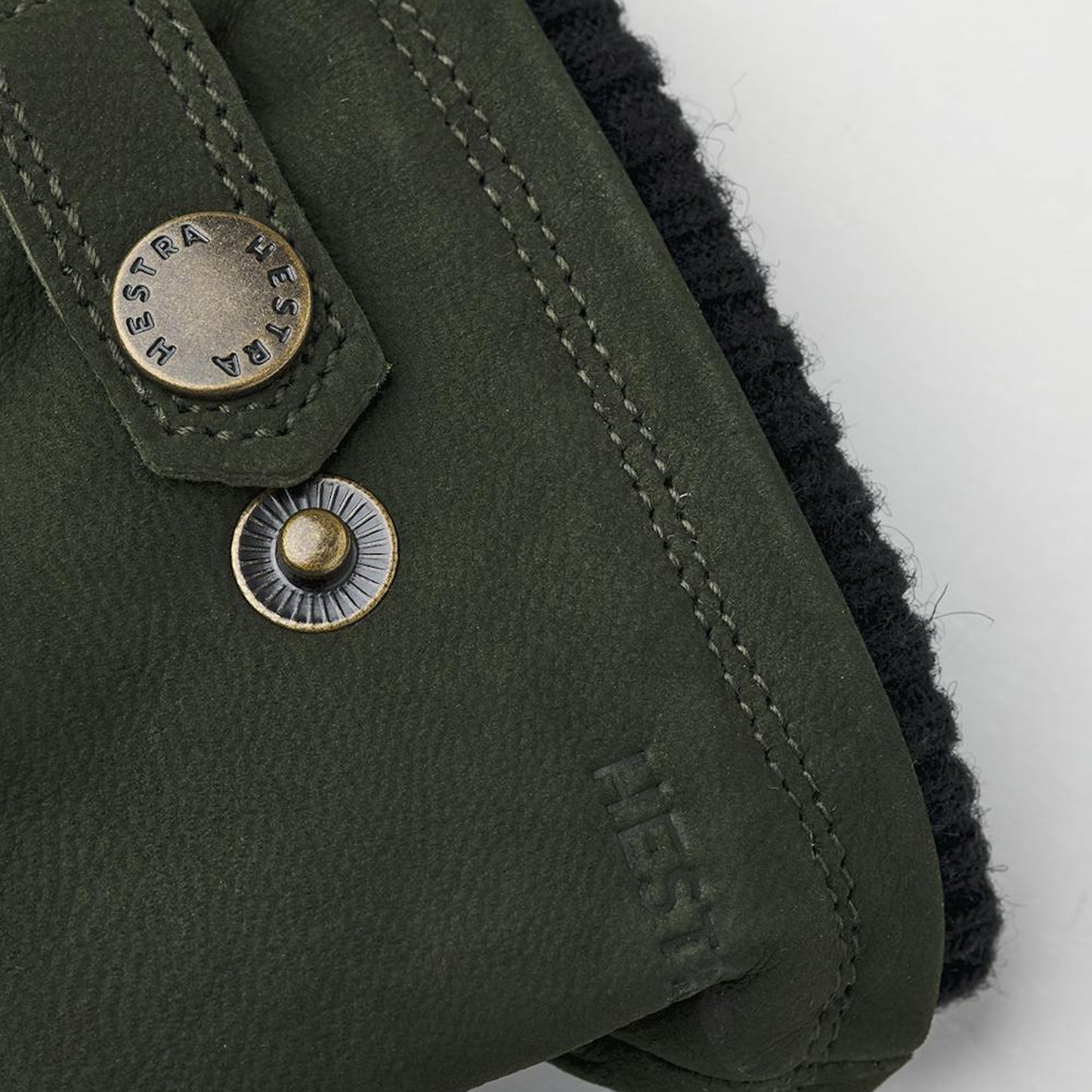 - Bergvik Glove - Bottle Green