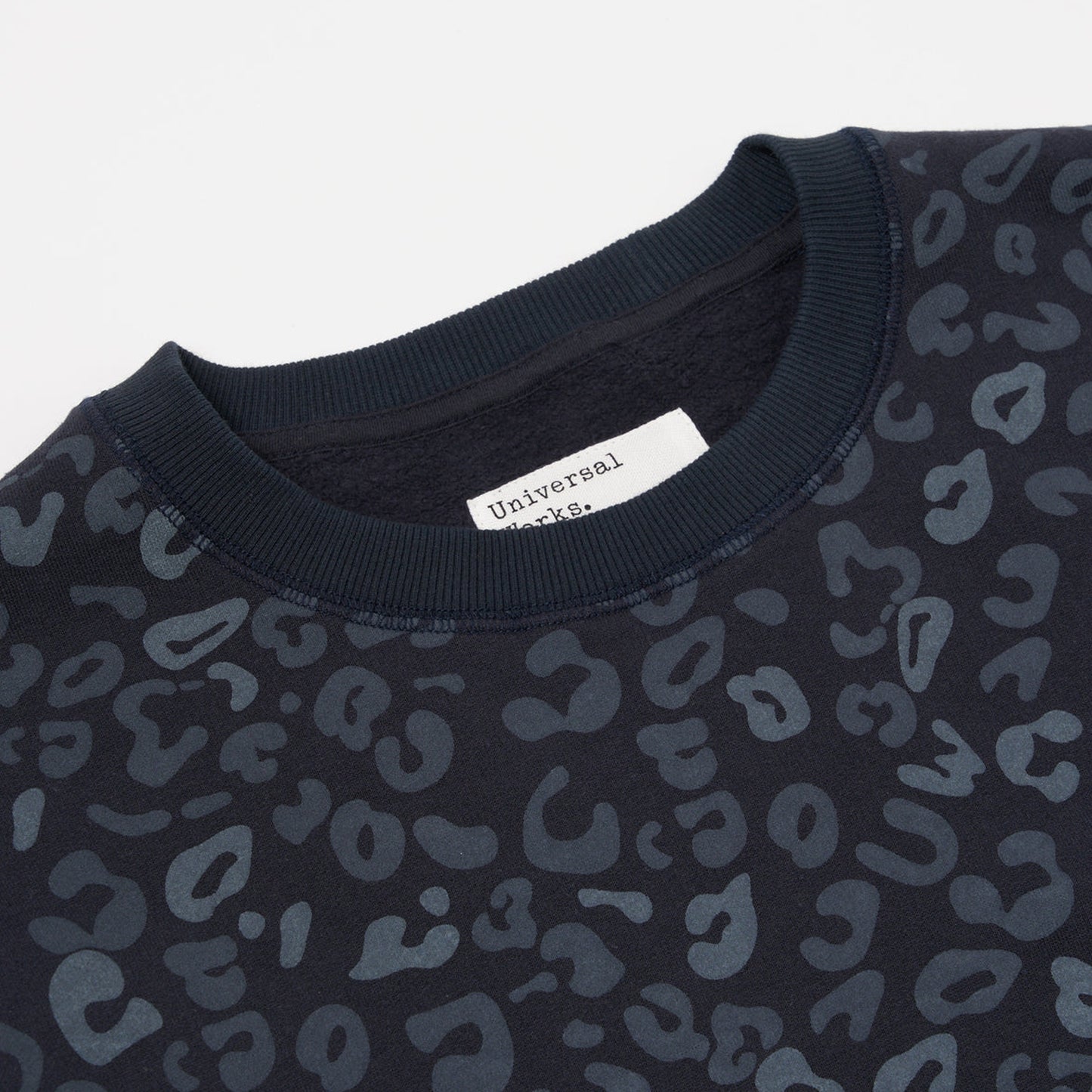 - Loose Leopard Print Sweatshirt - Navy