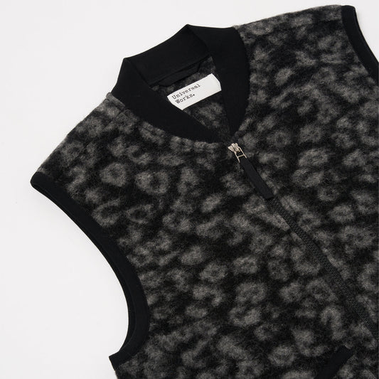 - Zip Waistcoat Leopard Fleece - Charcoal