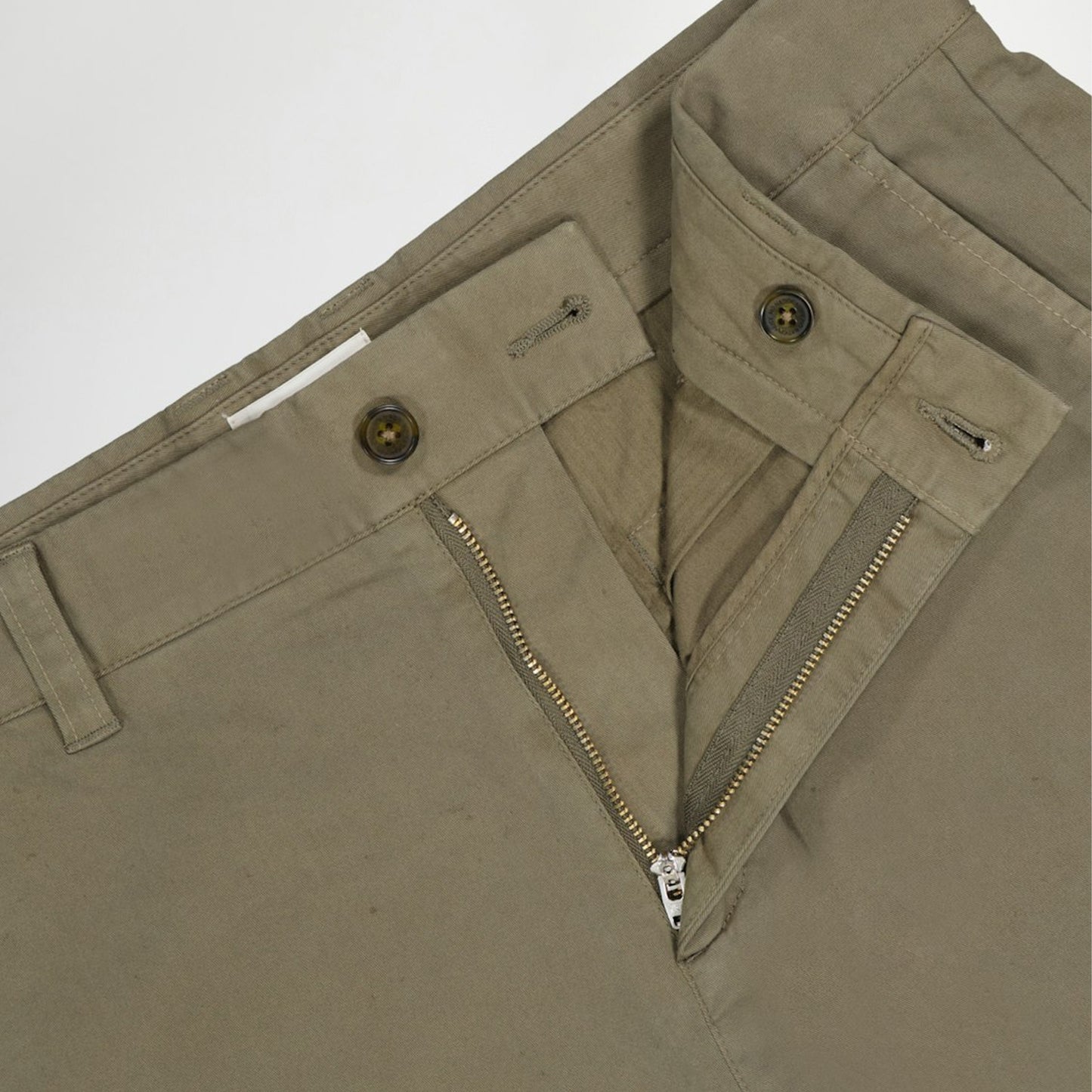 - Crown Shorts - Capers