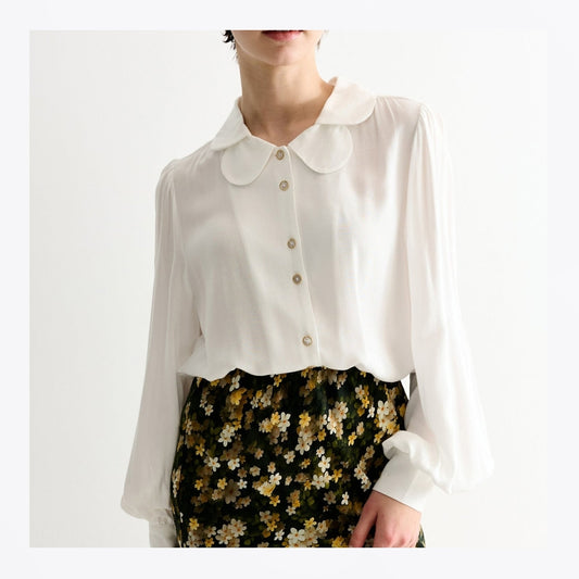 - Octavia Crepe Petal Collar Blouse- Off White